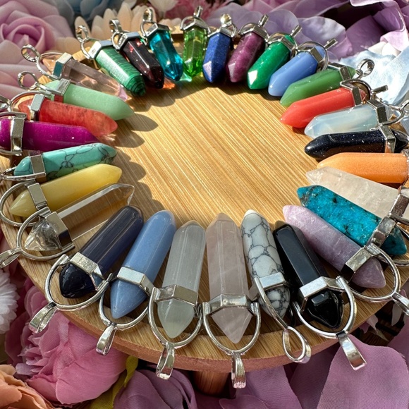 Crystal pendant necklaces. Choose a color crystal 🌈 Feel the rainbow! - Picture 2 of 6